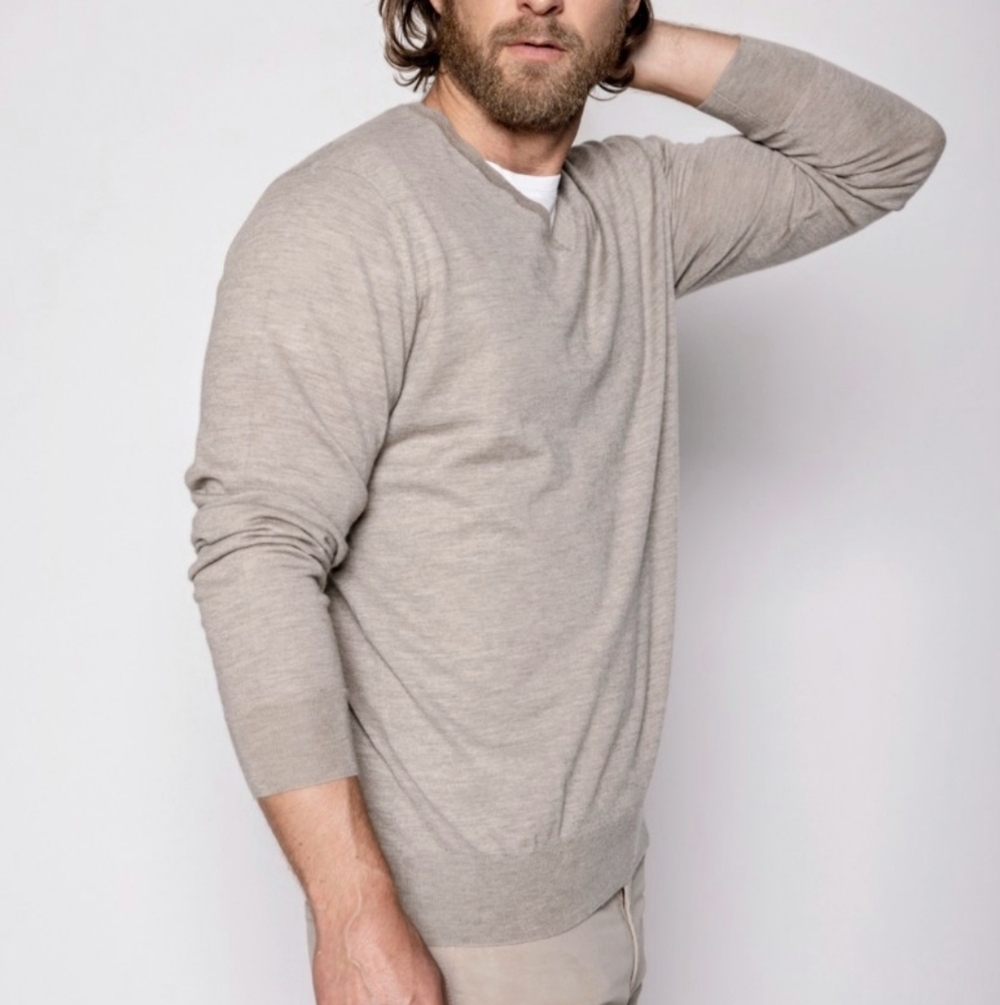 "Like New" Mark Law Extra Fine Merino Wool V Neck Jumper Sweater
